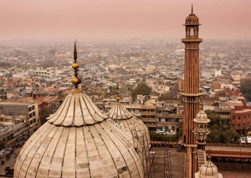 Old & New Delhi: Private Guided City Tour by Car with Snacks - Authenticity and Local Experience