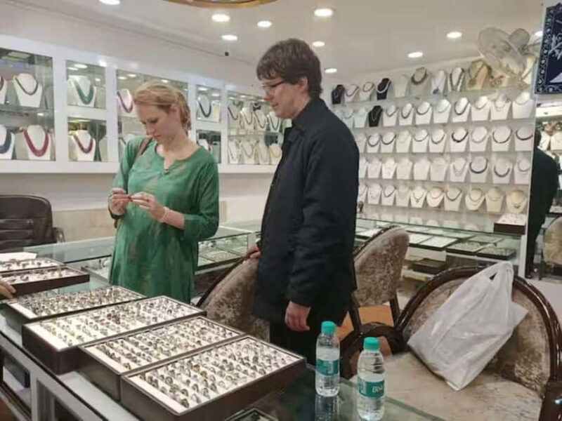 Old & New Delhi Shopping Tour with Female Consultant - FAQ