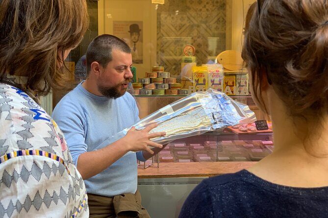 Old Taverns and Rialto Market Food Adventure (for hungry foodies) - Frequently Asked Questions