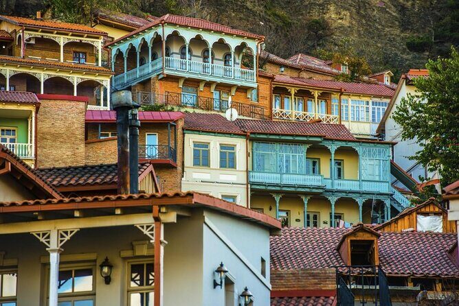 Old Tbilisi Highlights walking tour with wine & 10 tastings - Exploring Tbilisi’s Landmarks