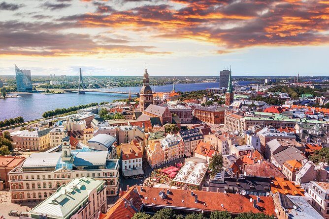 Old Town And Art Nouveau Walking Tour Of Riga - Exploring Riga’s Art Nouveau Marvels