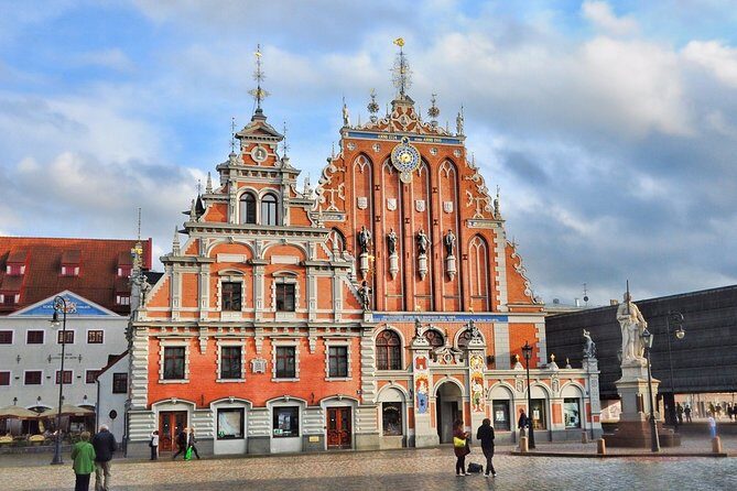 Old Town And Art Nouveau Walking Tour Of Riga - Why This Tour Offers Good Value