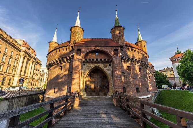 Old Town Krakow & Wawel Castle Walking Tour - Who Should Book This Tour?