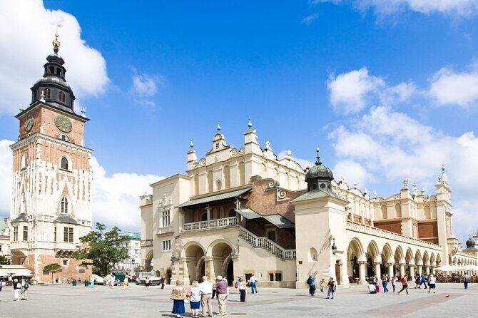 Old Town Sightseeing Group Tour by Electric Golf Cart in Krakow - Key Points