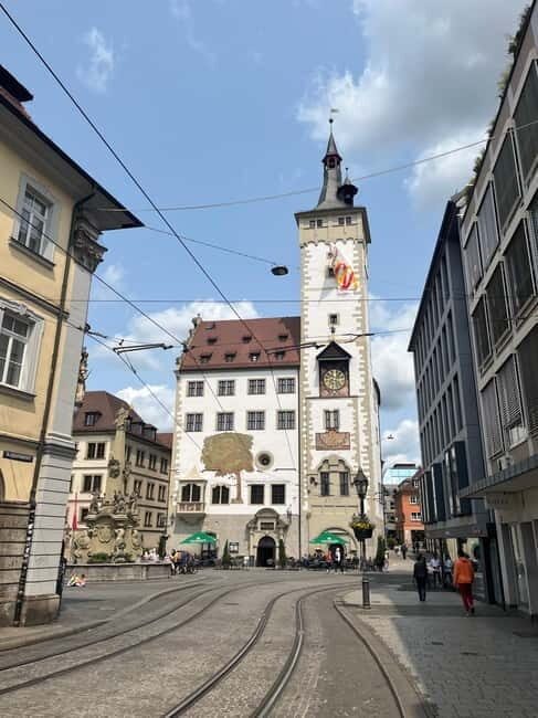 Old town tour of Würzburg with wine tasting on the Old Main Bridge - Discover Würzburg’s Old Town with a Unique Wine Tasting Experience