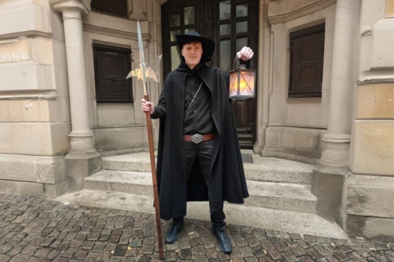 Oldenburg: Nachtwächter-Führung (Erlebnistour) - Oldenburg: Nachtwächter-Führung (Erlebnistour) — A Nighttime Stroll Through History