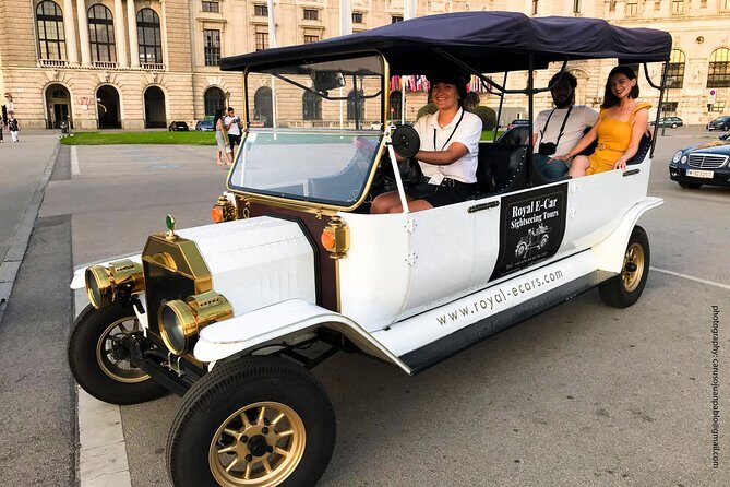 Oldtimer Tour Vienna Gold Tour - Discover Vienna with a Vintage Flair
