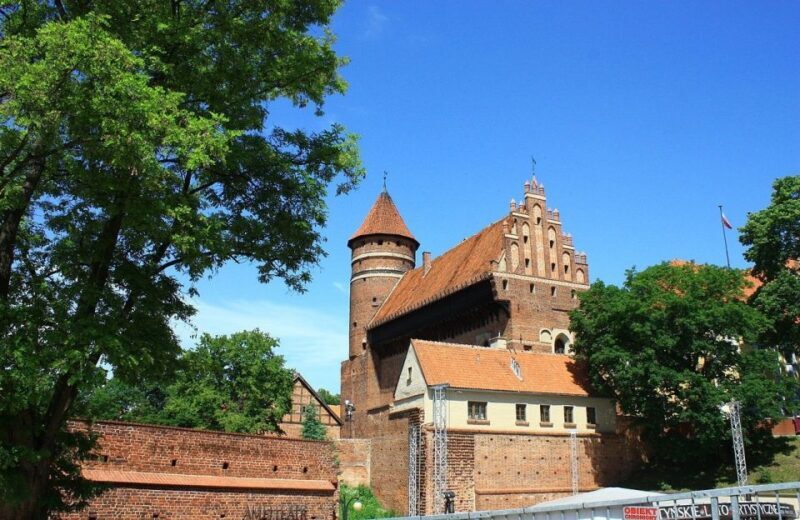 Olsztyn Old Town Highlights Private Walking Tour - Exploring Olsztyn’s Old Town: An Authentic Walk Through History