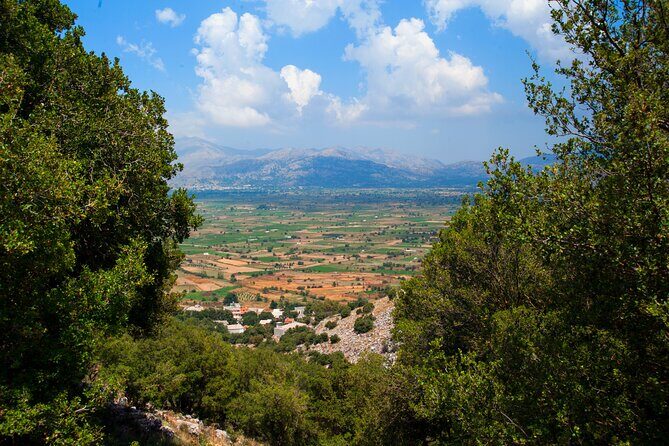 On the trail of the Greek Mythology - Key Points