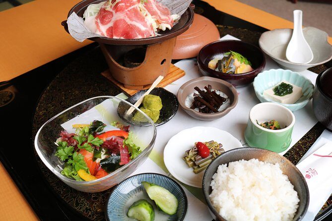 [One-day bus tour departing from Kanazawa Station] Shirakawa-go/Takayama tour platinum route bus tour - What Sets This Tour Apart