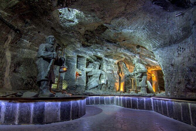 One day Cracow and Wieliczka Salt Mine private tour from Warsaw - Key Points