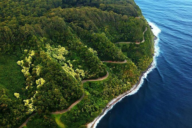 One Day Heavenly Hana Tour: Island Hopping from Oahu to Maui - An In-Depth Look at the Heavenly Hana Tour