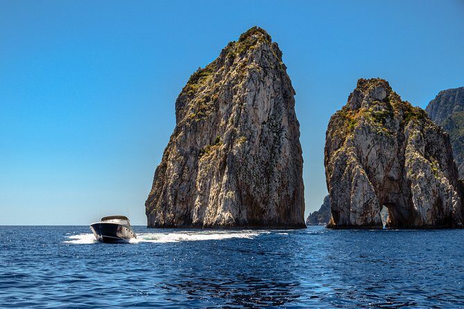 One Day Private Boat Tour of Capri - FAQ