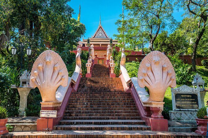 One Day Private Guide Tours History in Phnom Penh Incl. admission - Other Notable Stops: Statues, Monuments, and Markets