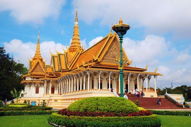 One Day Private Guide Tours History in Phnom Penh Incl. admission - Practical Details and What You Should Expect