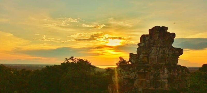 One Day Shared Trip to Angkor Temples with sunset - Key Points