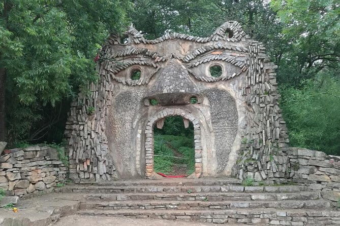 One day Stone Forest and Nuohei Yi Village Tour - Full Review: Why This Tour Stands Out