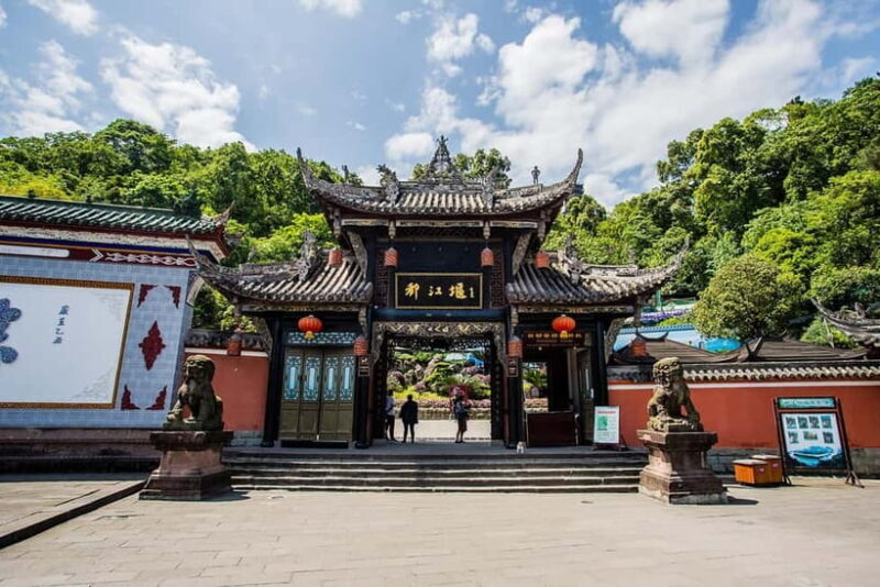 One-Day Tour: Dujiangyan, Mount Qingcheng, Panda Valley - Key Points