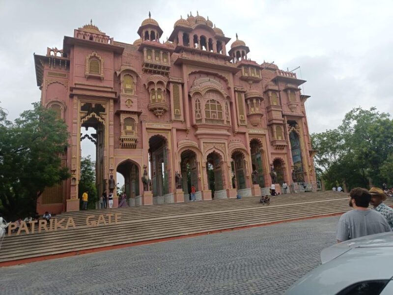 One day Tour in Pink City Jaipur with Guide - FAQs