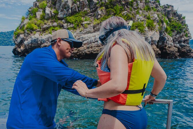 One day Tour Isla Tortuga with Lunch from Puntarenas - Authenticity and Value