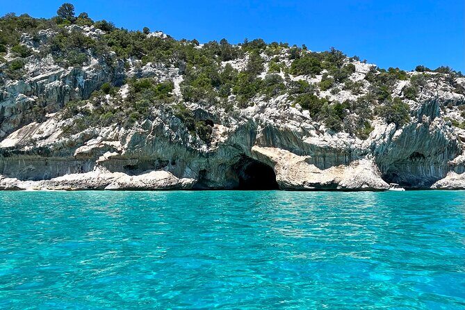 One day tour on the coast of Baunei - Exploring the Baunei Coast: A Detailed Review