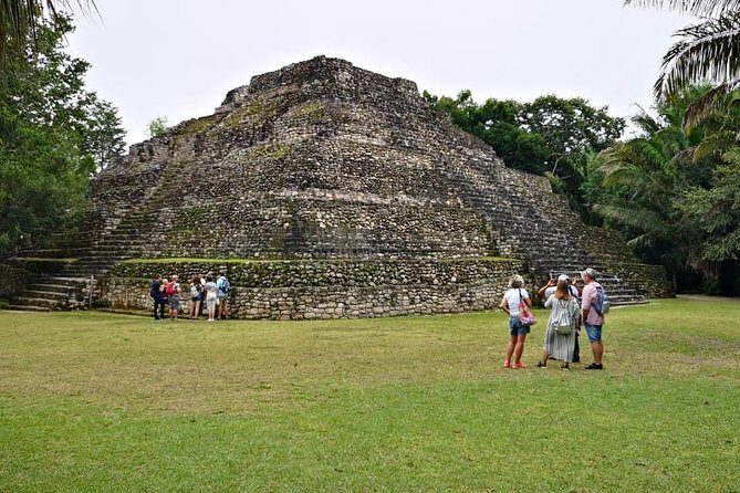 One Day Tour to Chacchoben Mayan City and Bacalar Lagoon with a Certified Guide - Exploring the Mayan Past and Lagoon Serenity