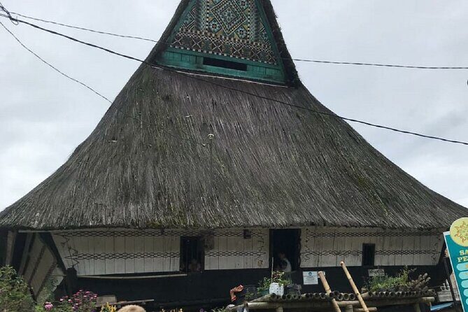 One day tour to explore brastagi High land & lake Toba departure from Medan - Key Points