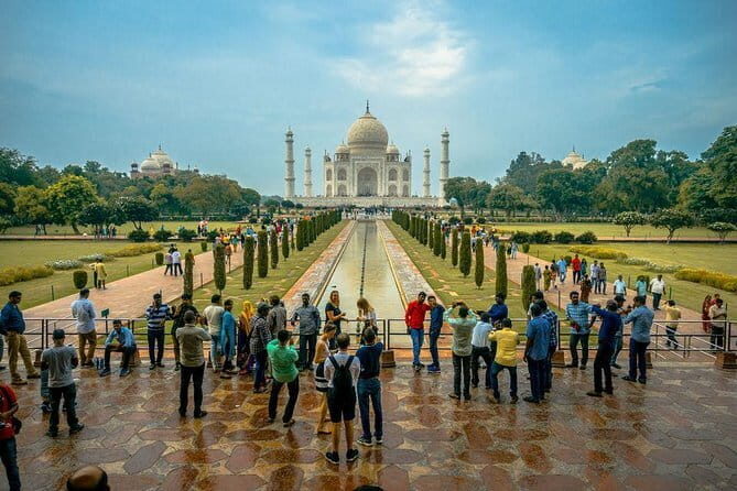 One Epic Day! Taj Mahal day Trip from Delhi by Private Car - A Fully Balanced Tour — Pros and Cons