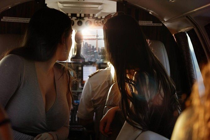 One hour Aerial Tour of Toronto and Niagara Falls with iflyTOTO - An In-Depth Look at the Experience