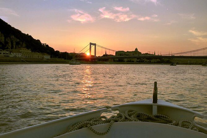 One hour Hen or Stag private party boat Budapest with unlimited beer and wine - Analyzing the Value