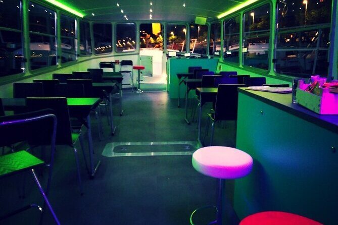 One hour Hen or Stag private party boat Budapest with unlimited beer and wine - FAQ