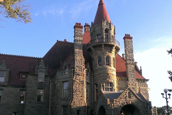 One-Hour Luxury City Tour of Victoria - Key Points