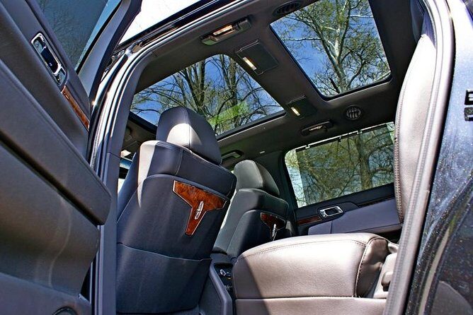 One-Way Private Curbside Midway Airport Transfer - In-Depth Review: Making the Most of Your Chicago Airport Transfer