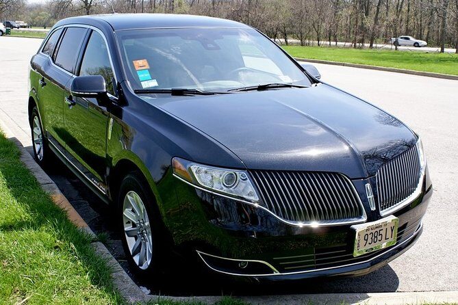 One-Way Private ORD Airport Meet and Greet Transfer by Sedan - Key Points