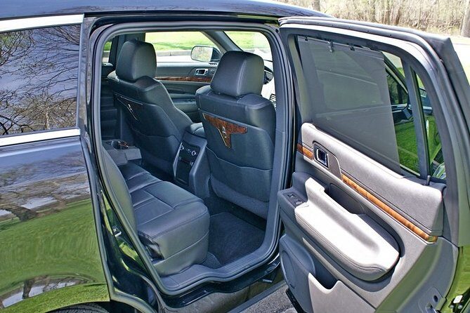 One-Way Private ORD Airport Meet and Greet Transfer by Sedan - Final Thoughts: Who Is This Service Best For?