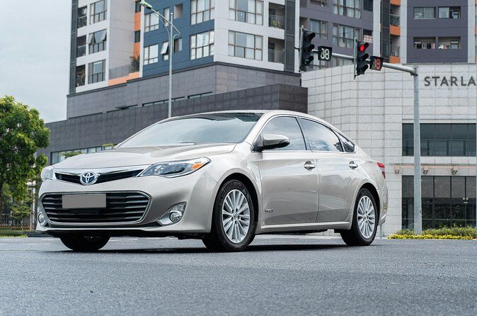 One Way Private Transfer To or From Los Angeles Airport - The Sum Up