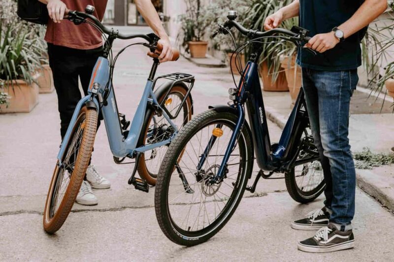 Onebike: Electric Bike Rental in the in the heart the Paris - Exploring Paris on an Electric Bike: A Balancing Act of Freedom and Comfort