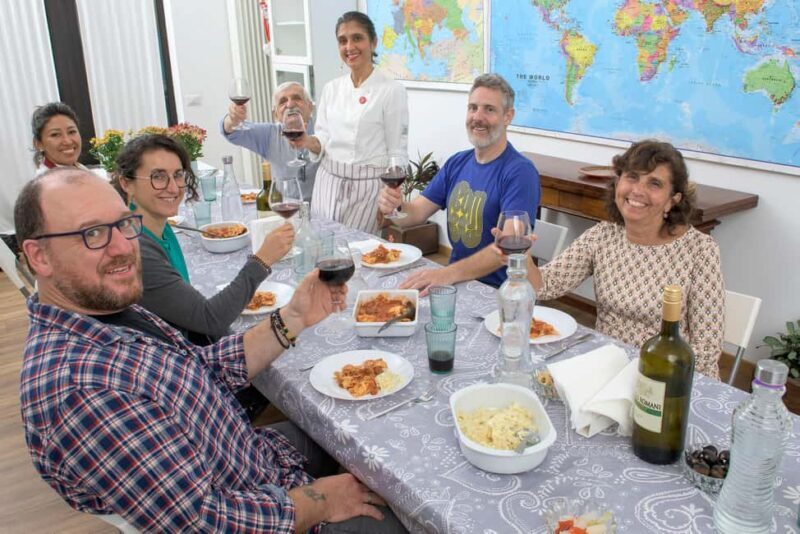 only in ITALIAN - International aperitif + cooking class in Italian - Domande Frequenti (FAQ)