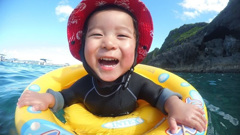Onna Village Blue Cave Kids Snorkeling (Ages 1 and up OK) (Unlimited Photos & Videos, Free Parking & Shower) - What children can see and do in the water