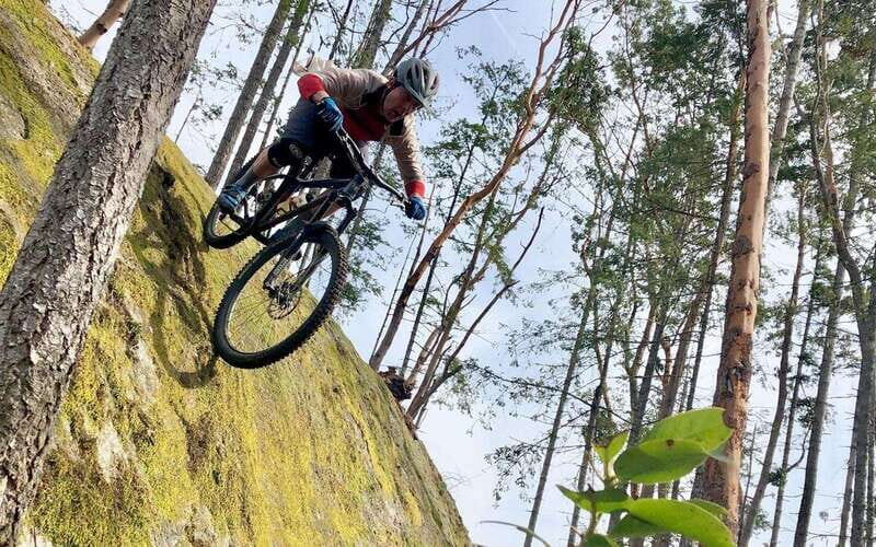Ontario: Scenic Guided Bike Tour with Gear Included - Key Points