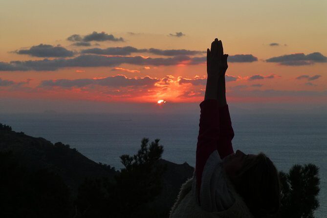Open Mindfulness & Yoga Classes on the island on donation basis - Key Points
