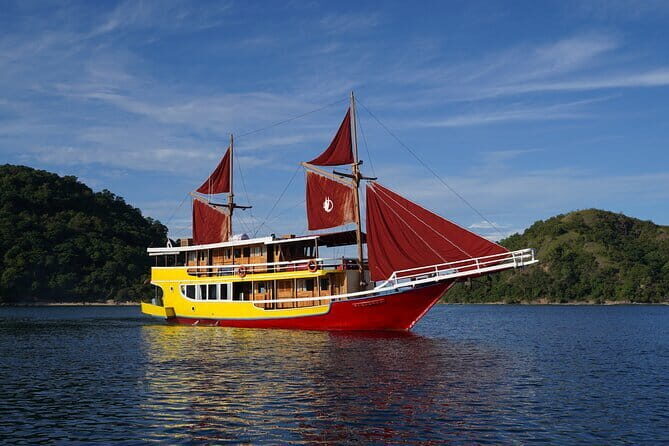 Open Sailing Trip Labuan Bajo, Using Singkolo Pinishi Boat - Key Points
