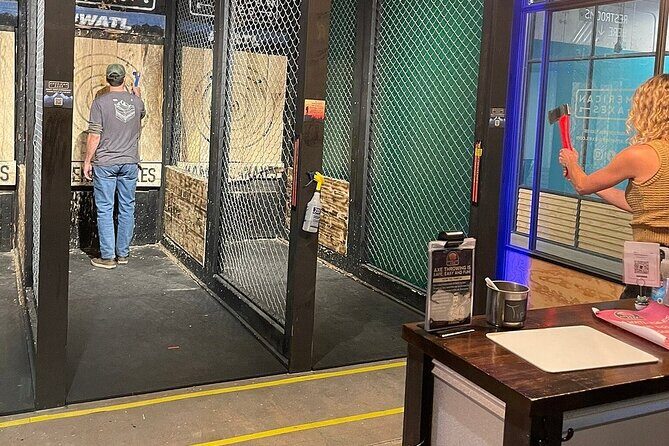 Open Throw Lane in Colorado - What to Expect from Your Axe Throwing Experience