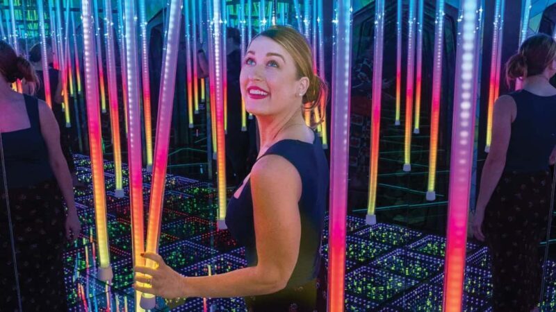 Orlando: Ripley's Mirror Maze Experience - A Closer Look at Ripleys Mirror Maze in Orlando