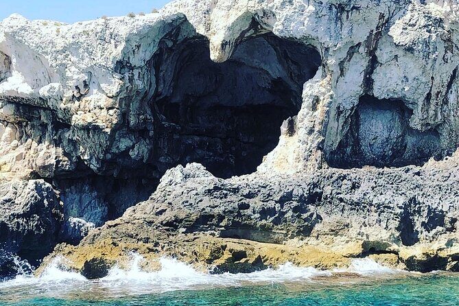 Ortigia Island and Sea Caves Boat Tour with Prosecco - Exploring the Itinerary in Detail
