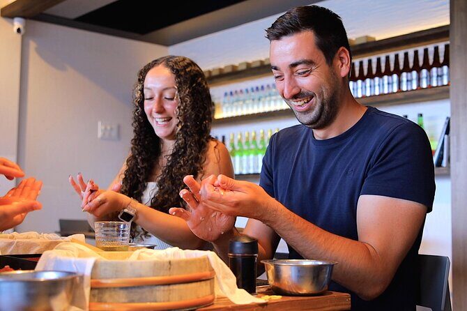 Osaka 6hr Private Guided Tour and Sushi Making Experience - Key Points