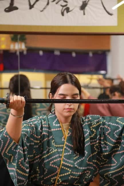 Osaka: 90-Minute Samurai Armor & Sword Lesson near Castle - Practical Considerations and Tips