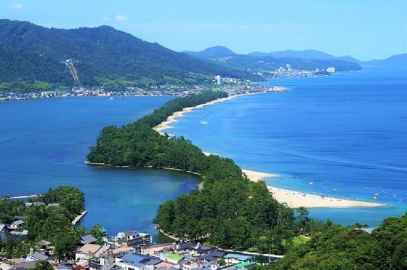 Osaka Amanohashidate & Kayabuki No Sato Full-Day Private Tour - The day at a glance