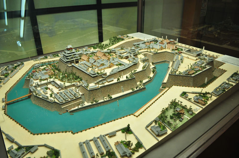Osaka Castle 3 hours Historical Walking Tour - What the guides add, and what can vary