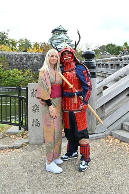 Osaka Castle Private Guided Tours in Samurai Armor - Key Points